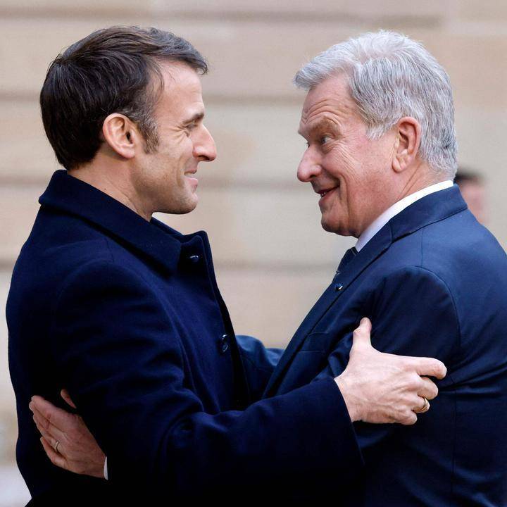 Macron puhui länsijoukkojen lähettämisestä Ukrainaan, Medvedeviltä meni kuppi nurin – ”Virtsa nousi päähän ja…”
